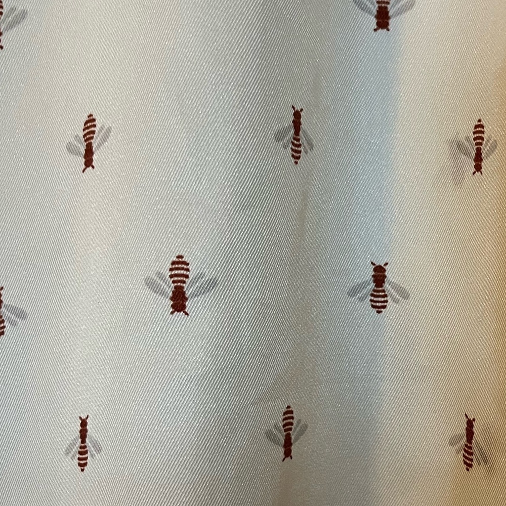 Oversized Blouse With All-Over Bee Motif Button Front Cottagecore Nature - Picture 3 of 6